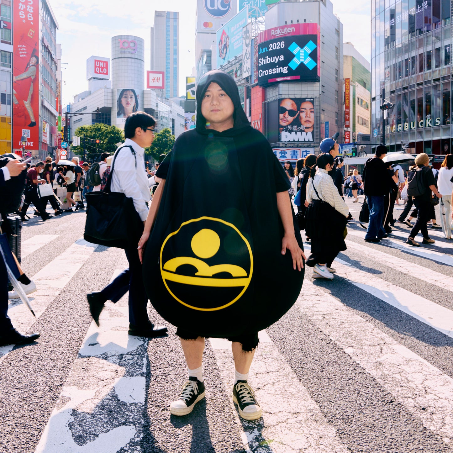 BARK AT THE MOON × HANALOLO 着るビーズクッション