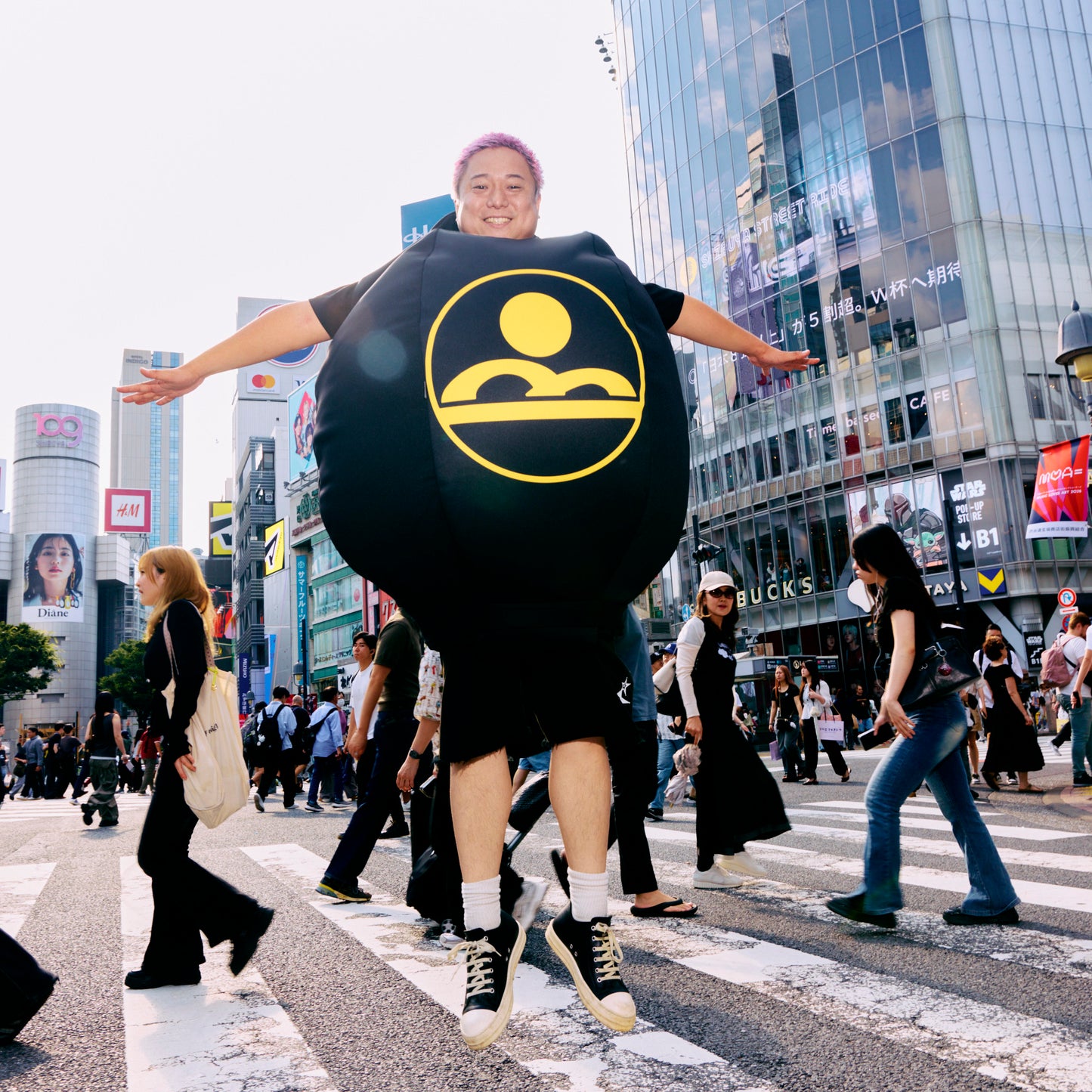 BARK AT THE MOON × HANALOLO 着るビーズクッション