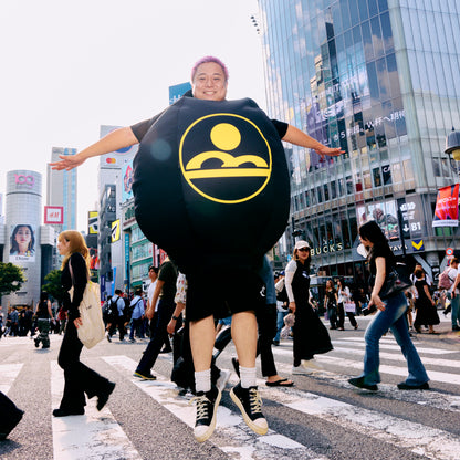 BARK AT THE MOON × HANALOLO 着るビーズクッション